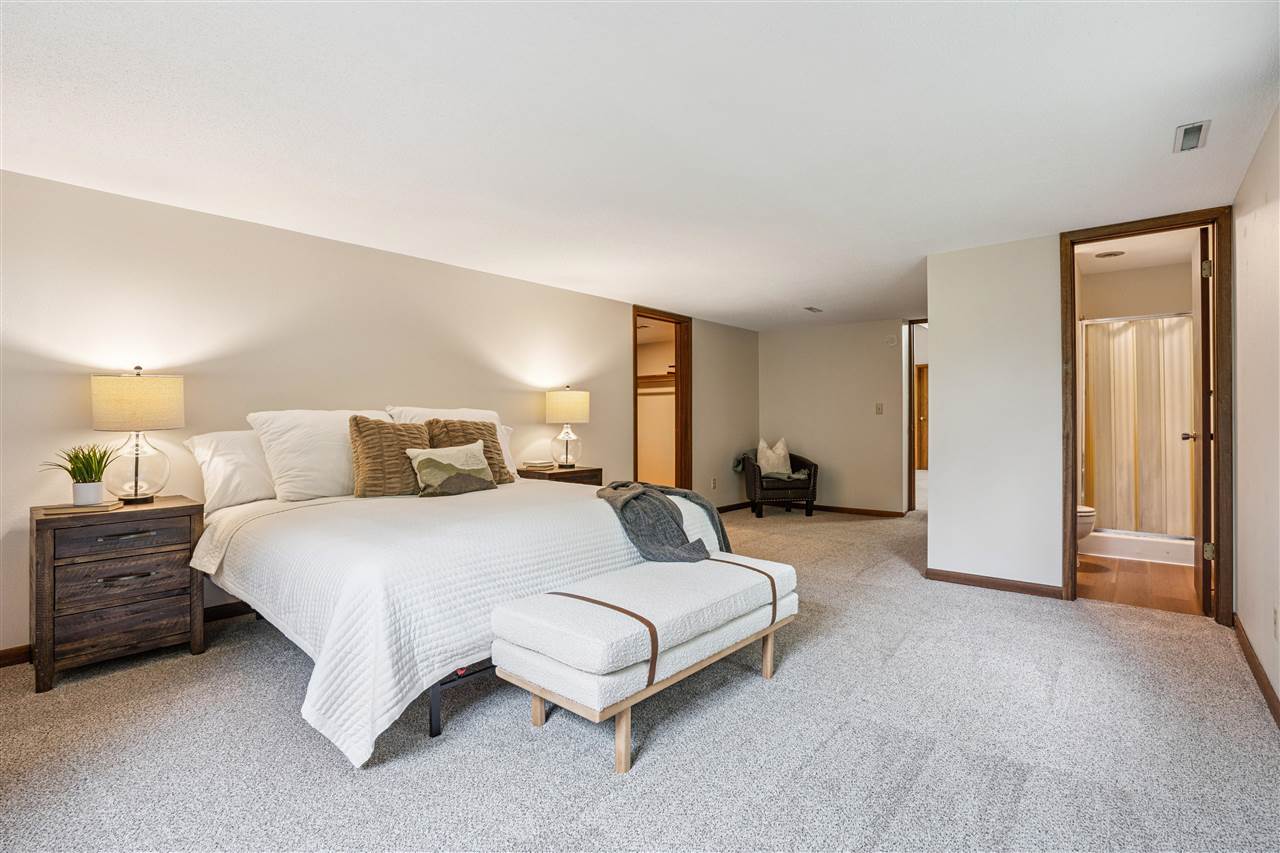 421 Pleasant View Dr. NE