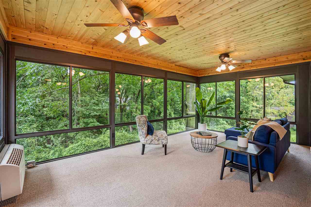 421 Pleasant View Dr. NE