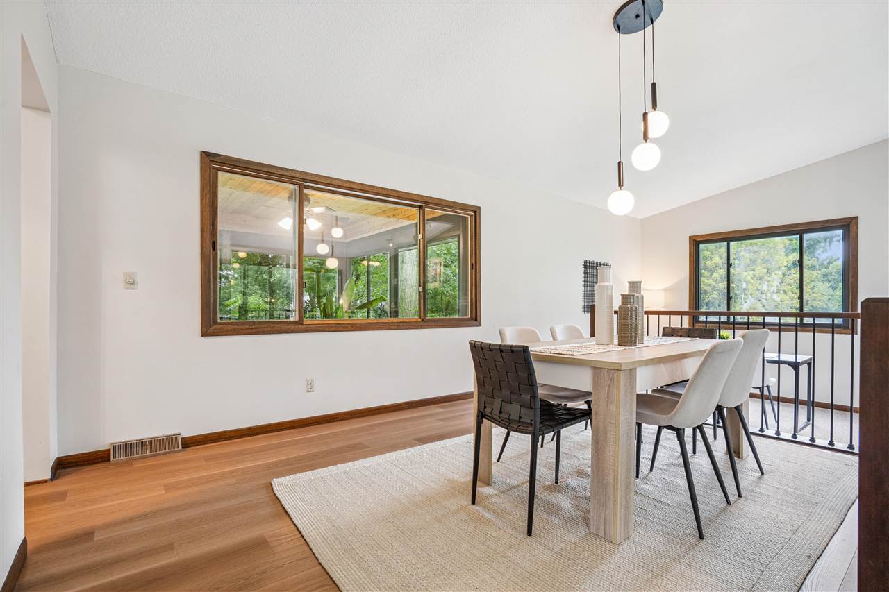 421 Pleasant View Dr. NE