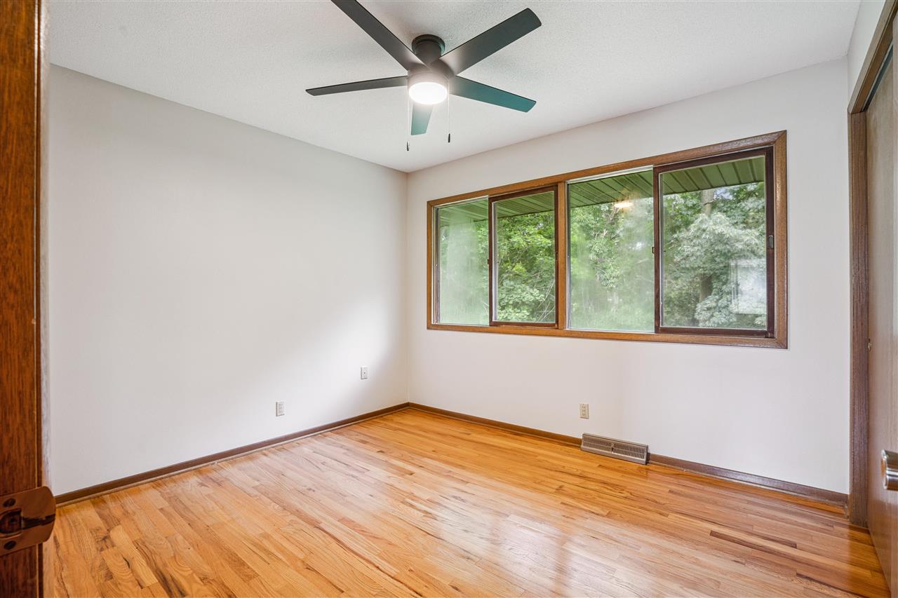 421 Pleasant View Dr. NE