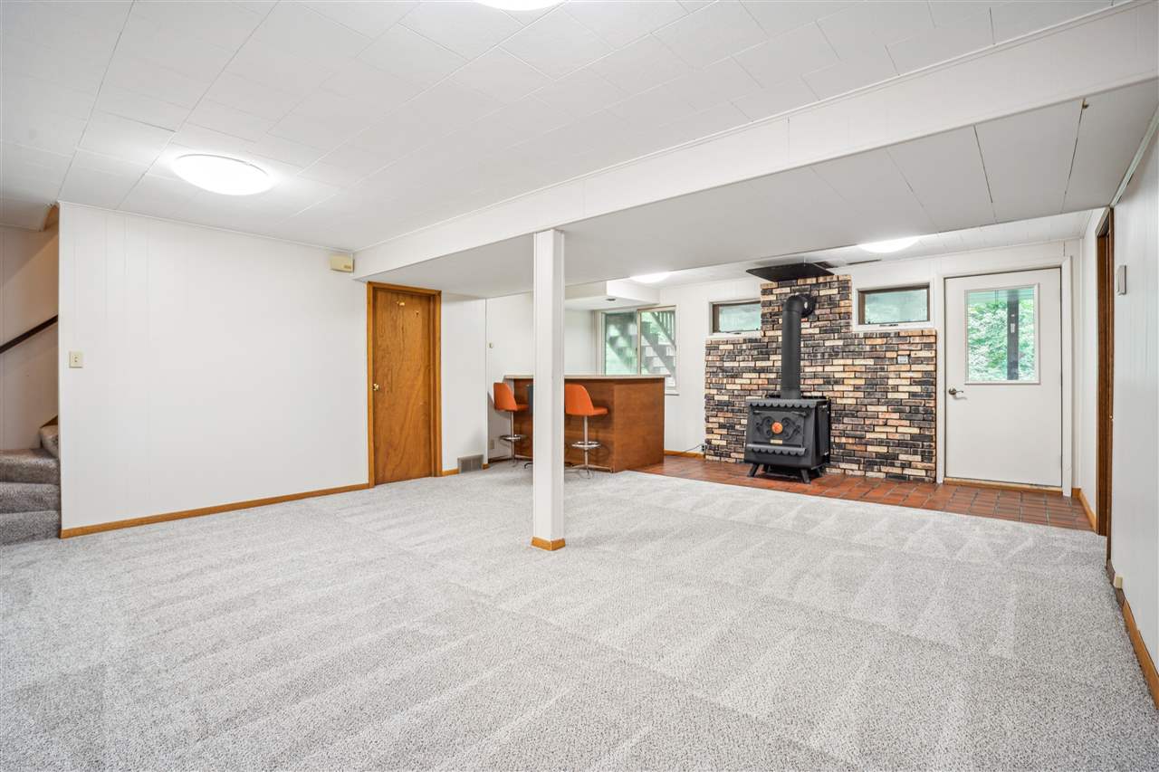 421 Pleasant View Dr. NE