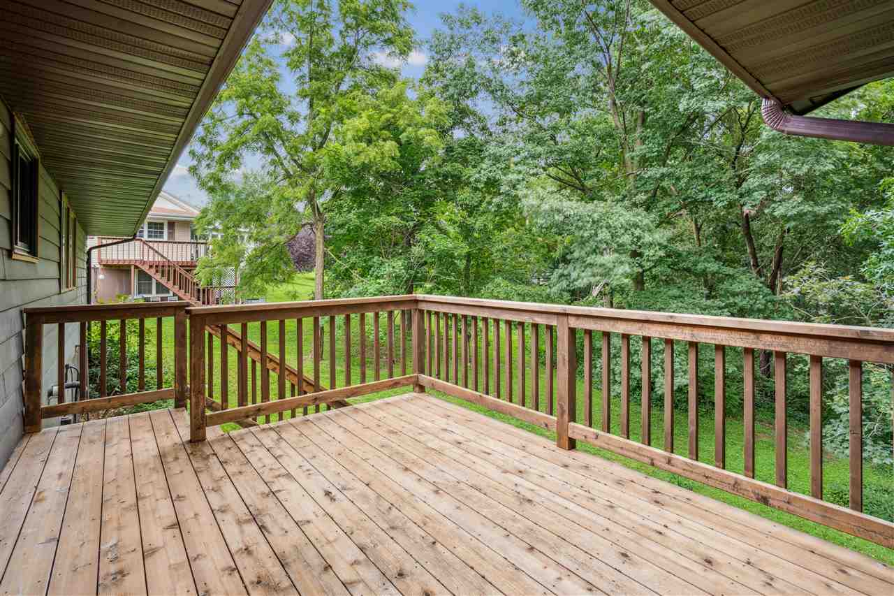 421 Pleasant View Dr. NE