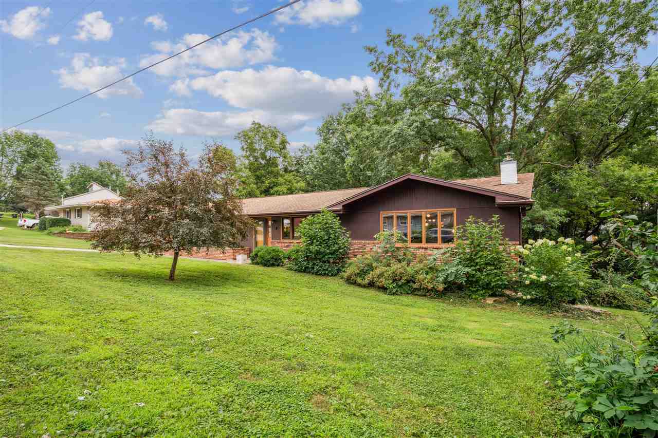 421 Pleasant View Dr. NE