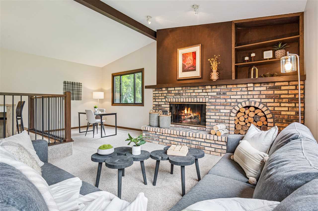 421 Pleasant View Dr. NE