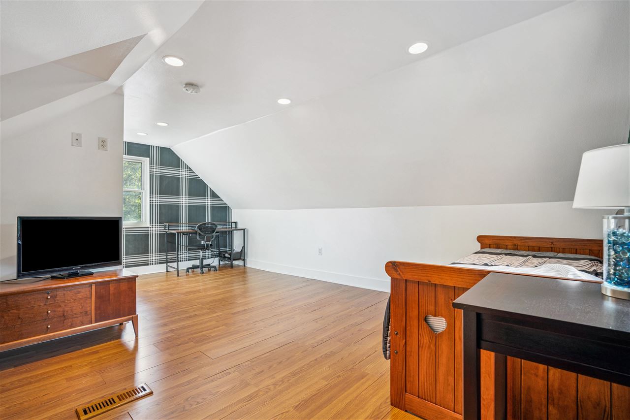 214 E 4th Ave