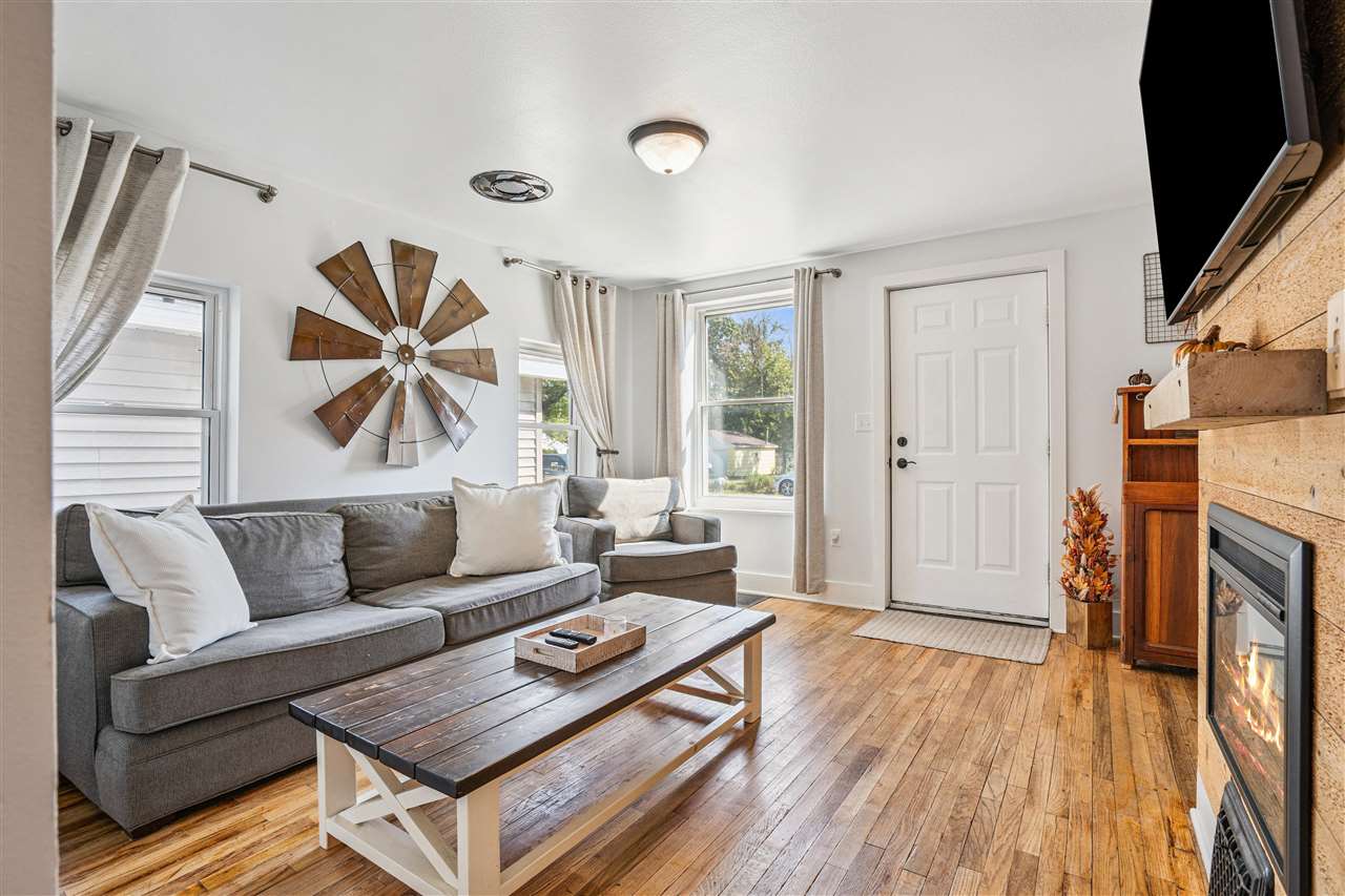 214 E 4th Ave