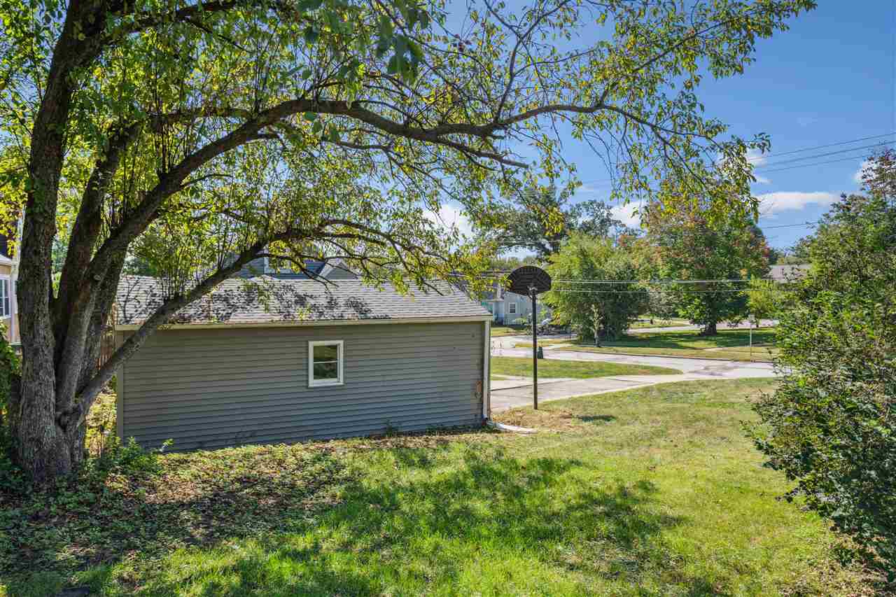 1204 Elmhurst Drive NE