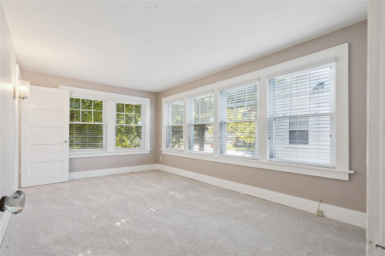 549 Vernon Drive SE