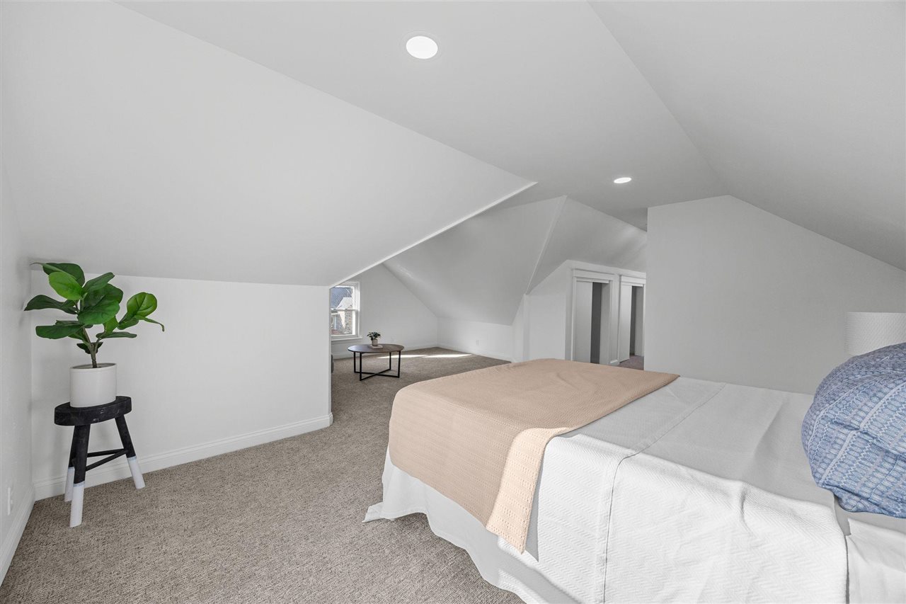 700 Memorial Dr. SE