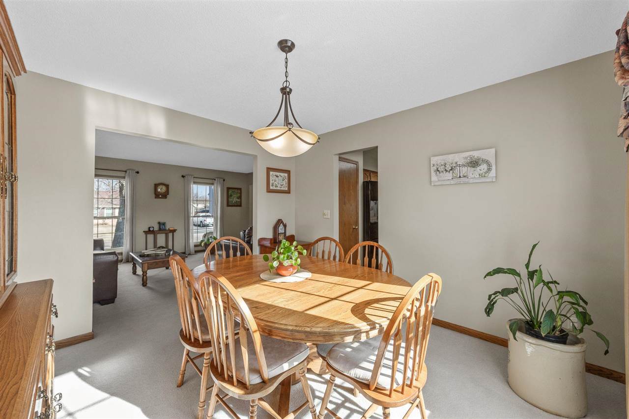 320 Stoney Creek Rd NW