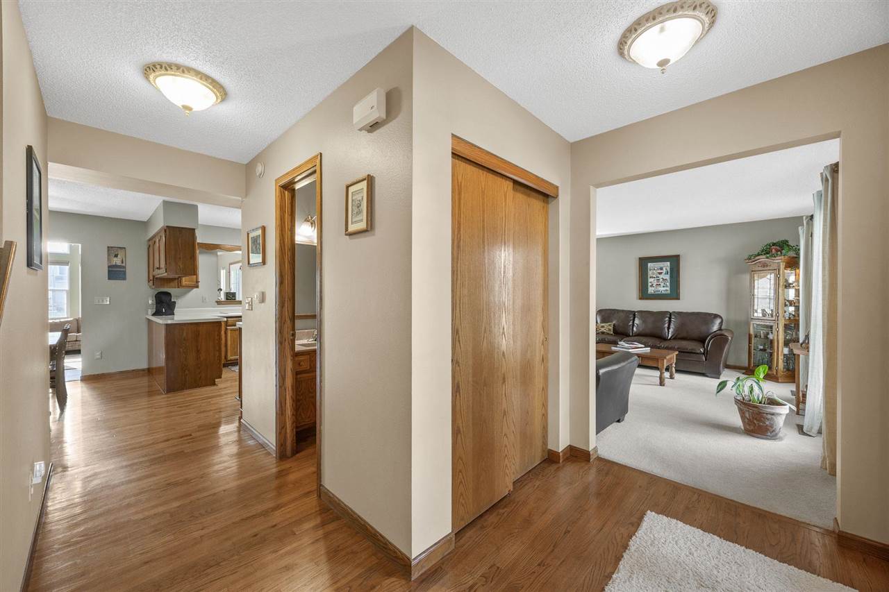 320 Stoney Creek Rd NW
