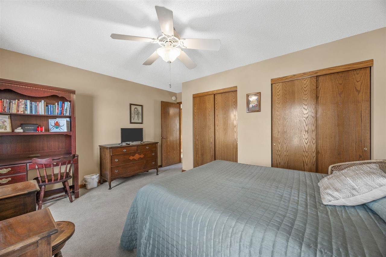 320 Stoney Creek Rd NW