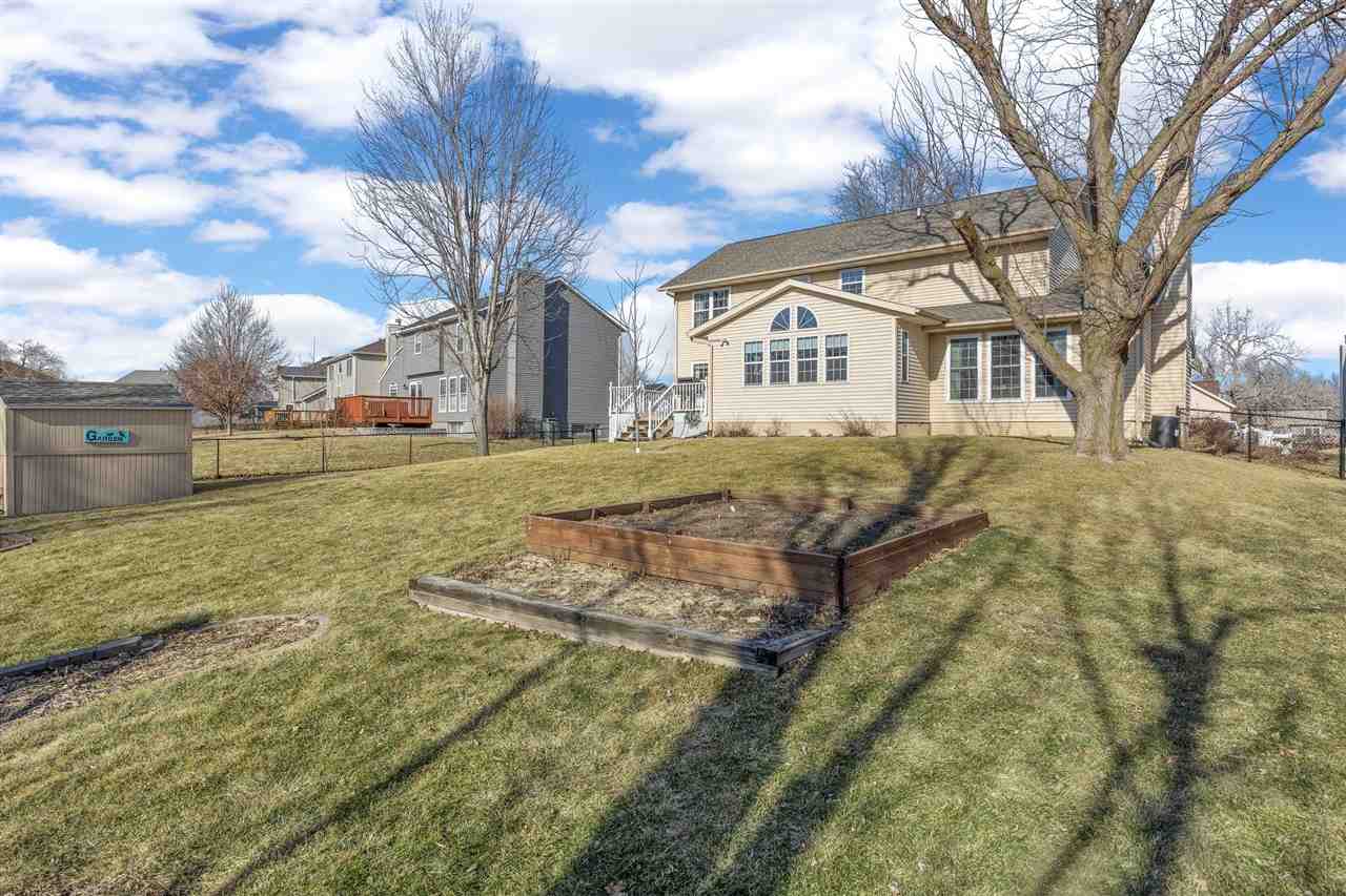 320 Stoney Creek Rd NW