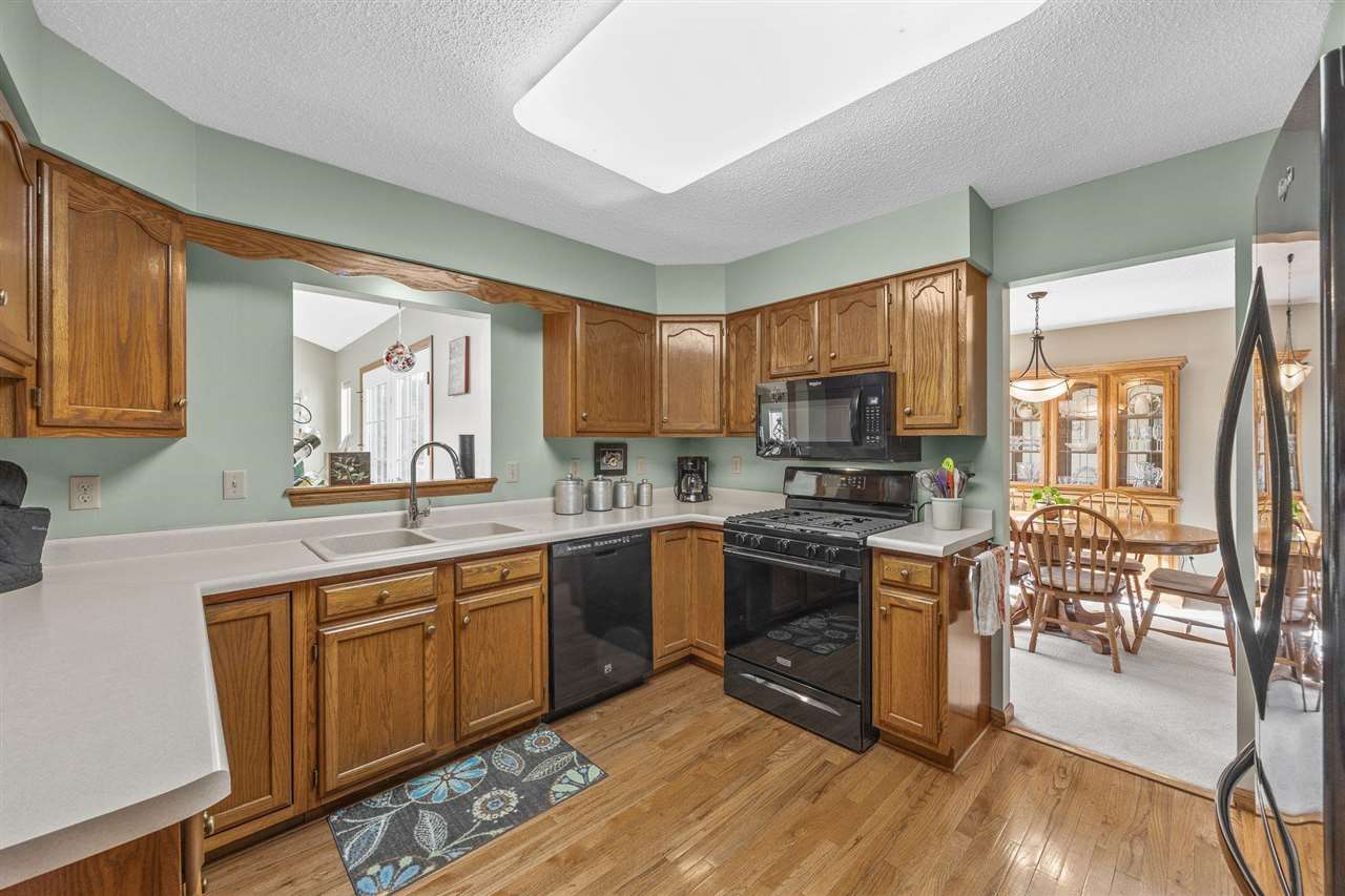320 Stoney Creek Rd NW