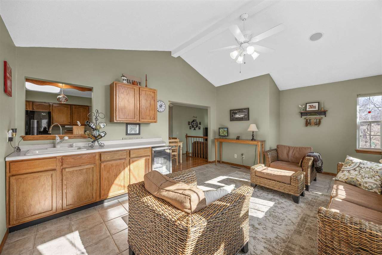 320 Stoney Creek Rd NW