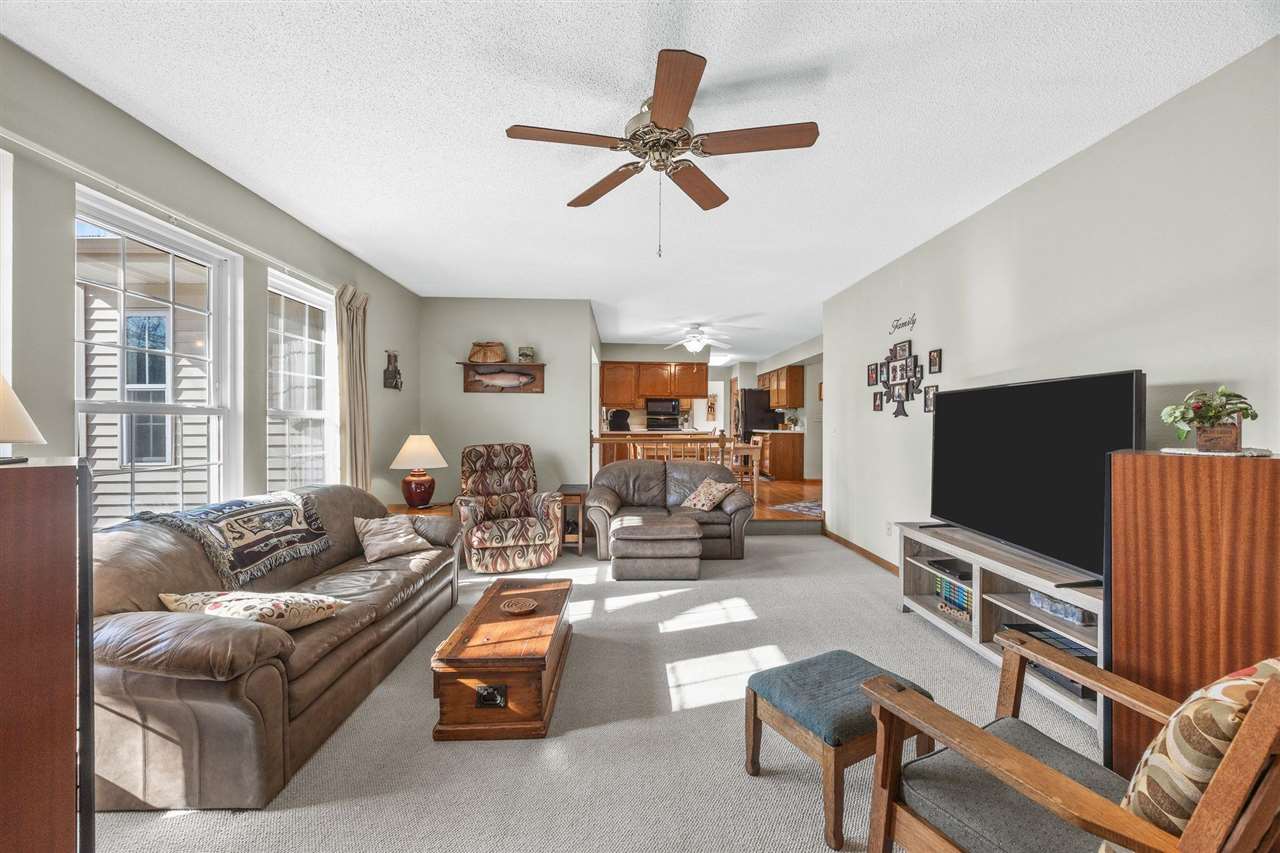 320 Stoney Creek Rd NW