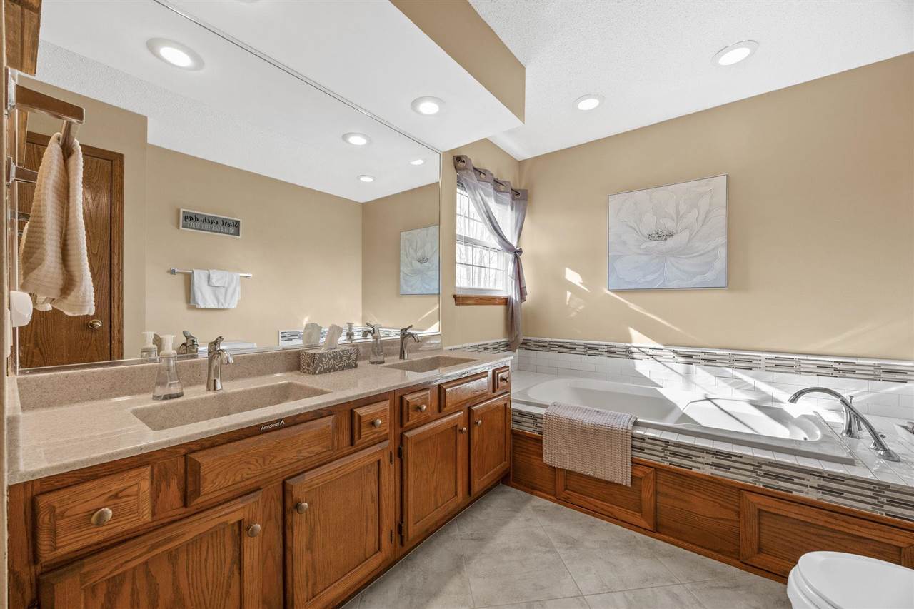 320 Stoney Creek Rd NW