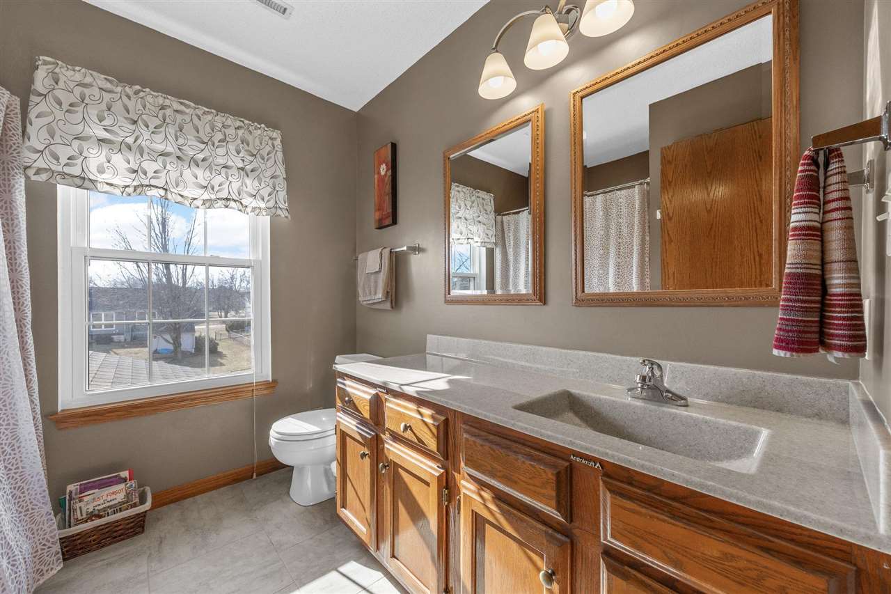 320 Stoney Creek Rd NW
