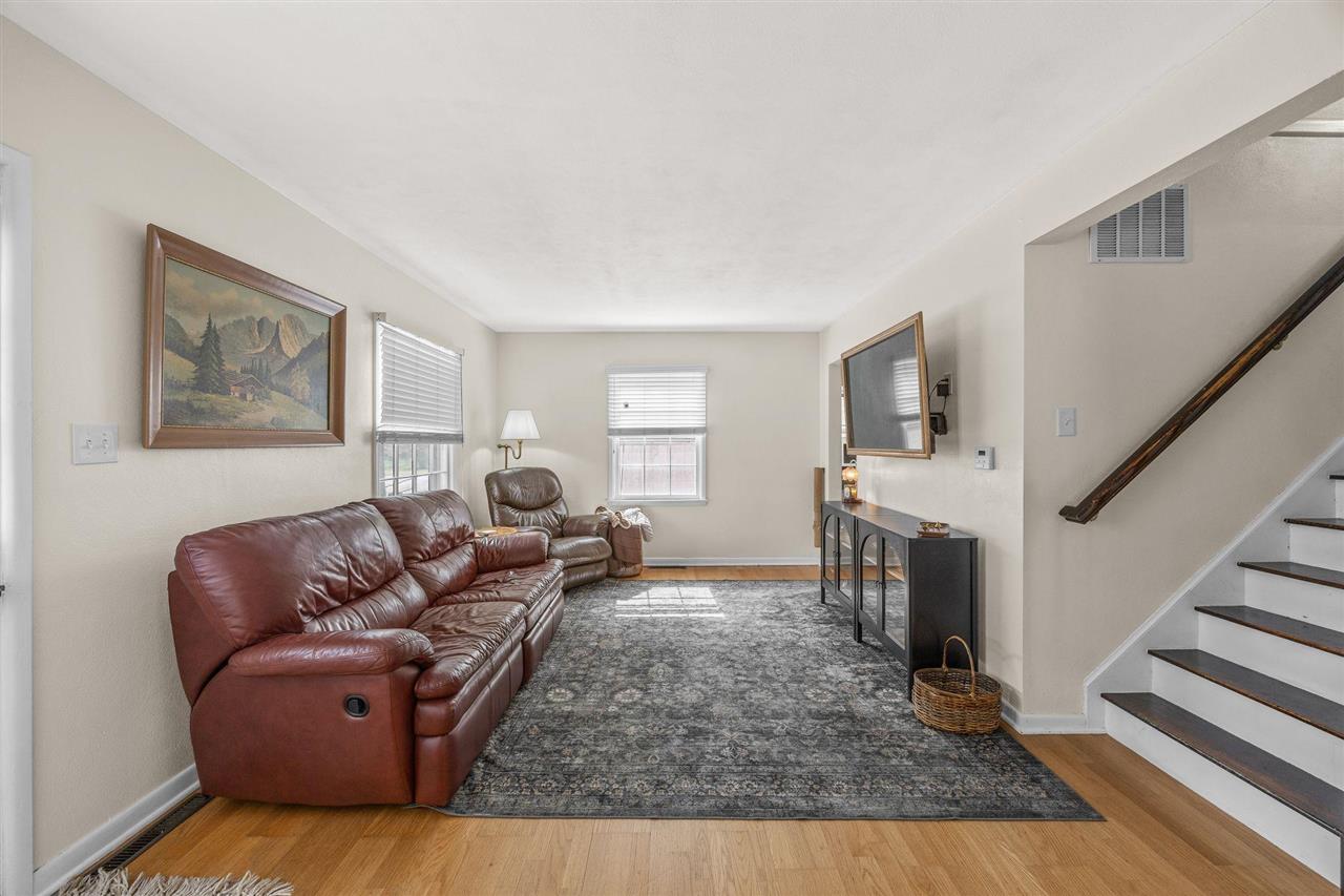 2253 Meadowbrook Dr SE
