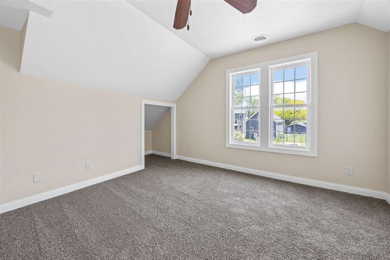 716 8th Street SW