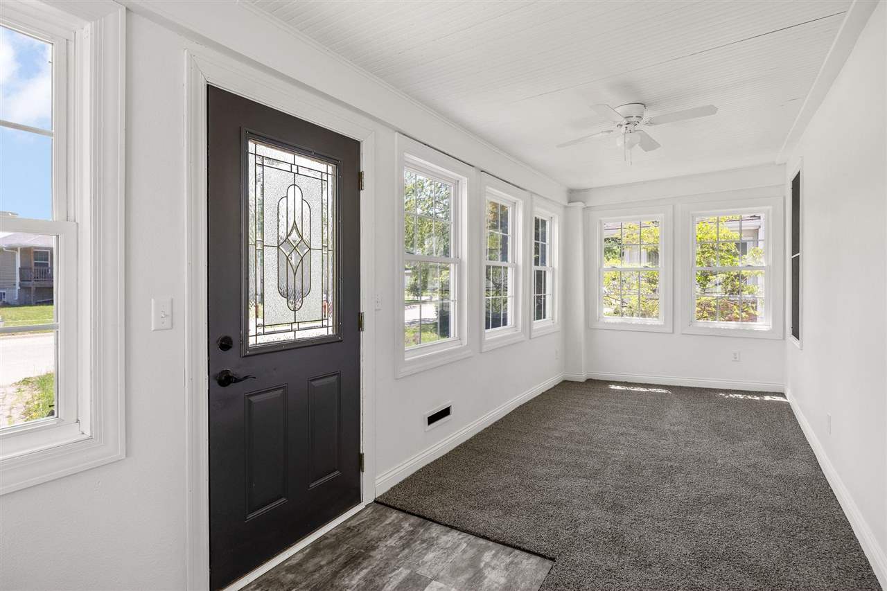716 8th Street SW