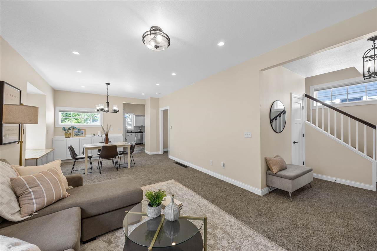 716 8th Street SW