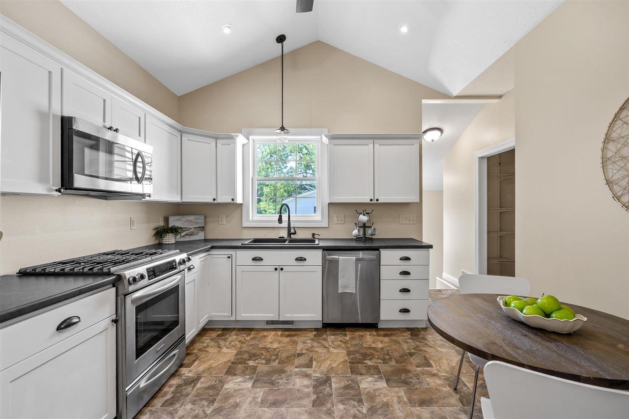 716 8th Street SW