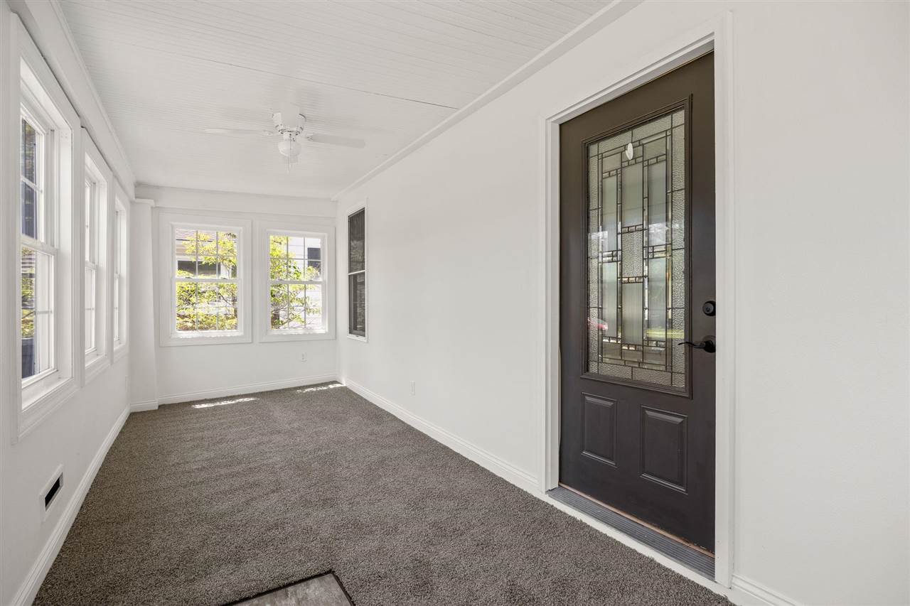 716 8th Street SW
