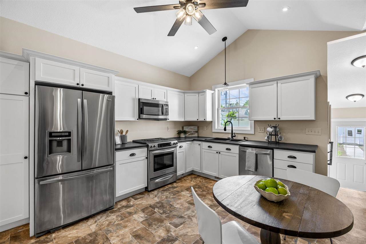 716 8th Street SW