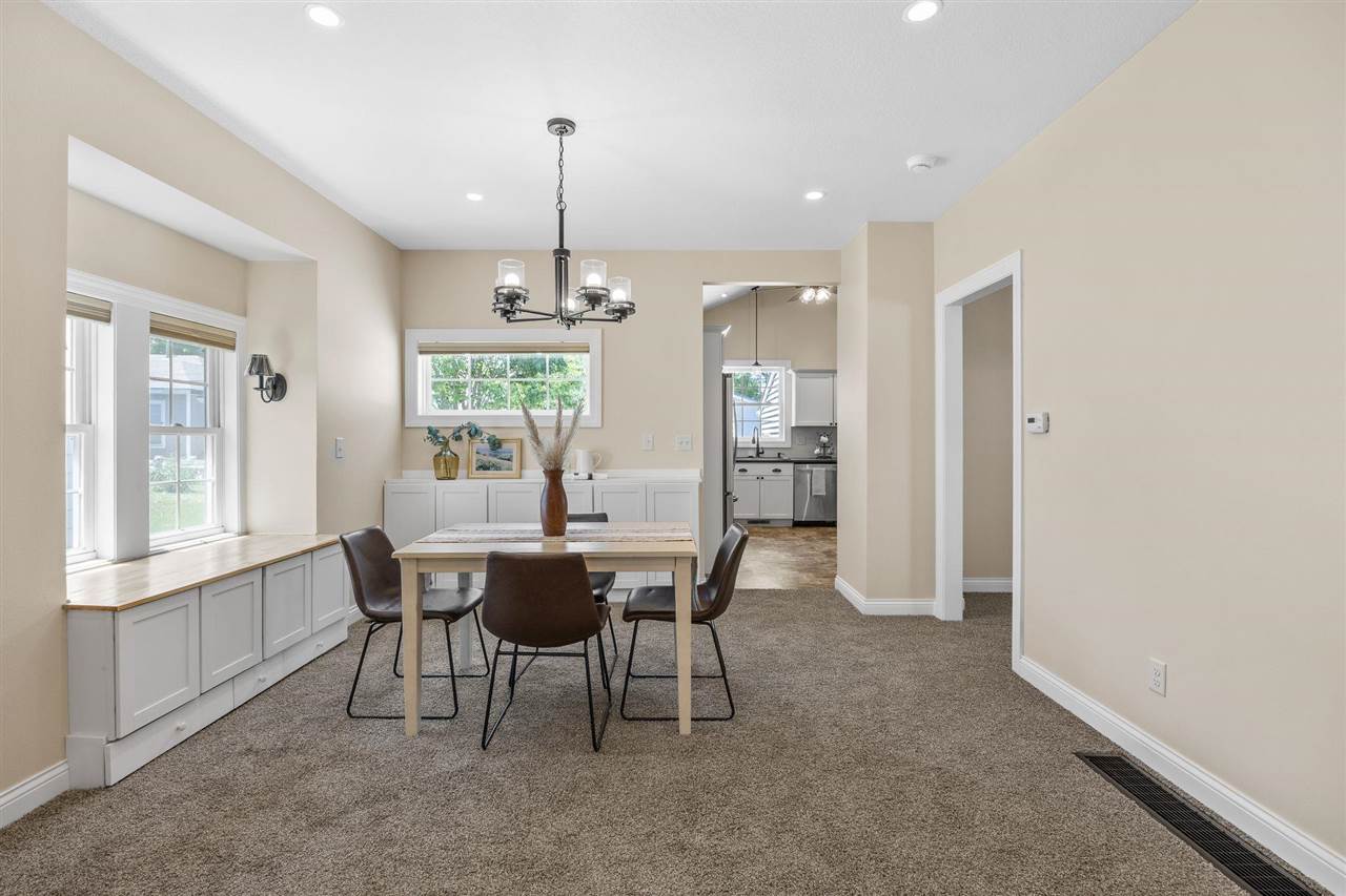 716 8th Street SW