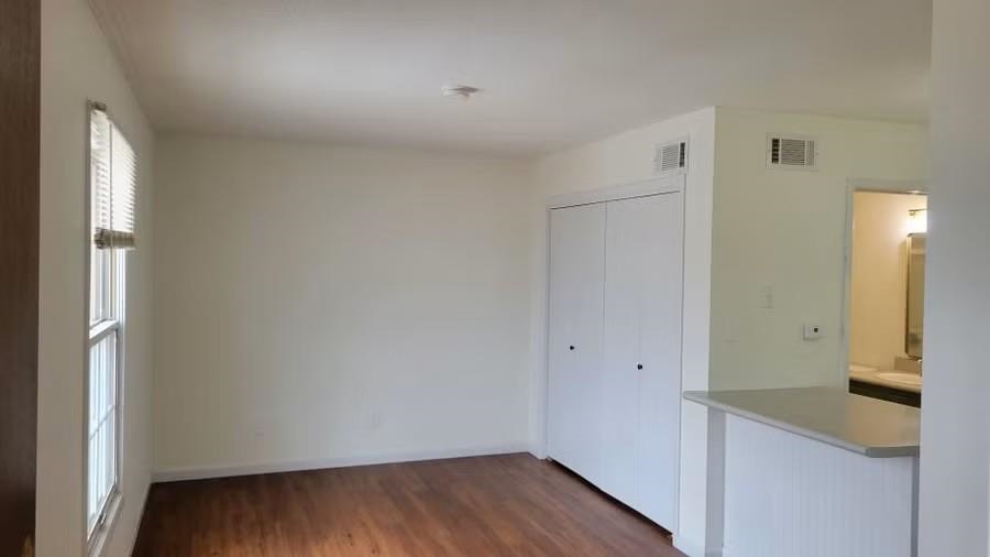 1080 9th Ave
