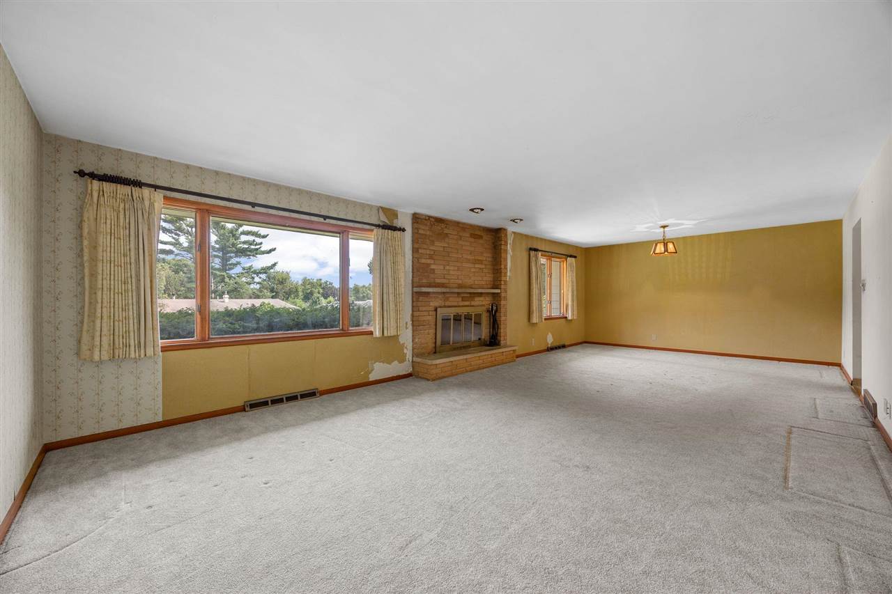 3813 Tomahawk Trail SE