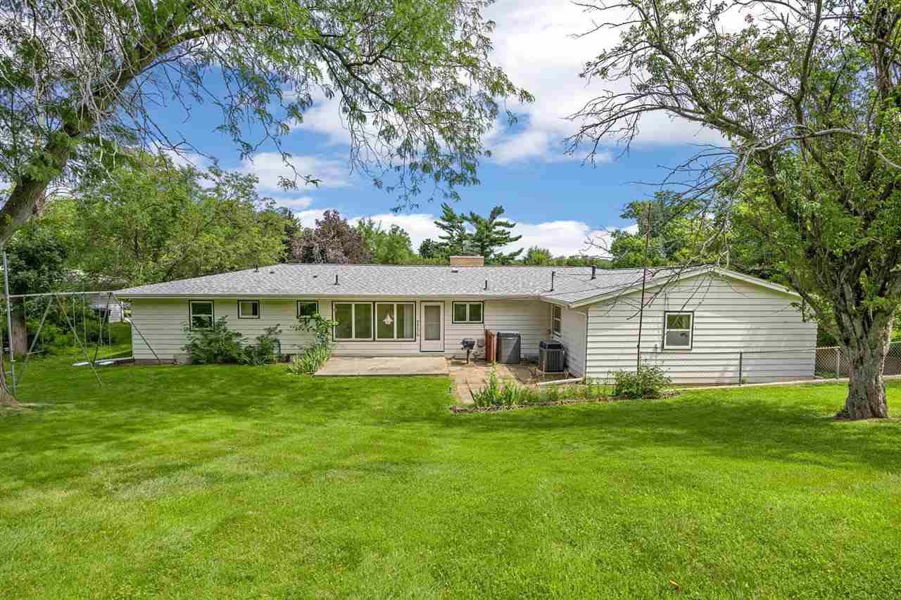 3813 Tomahawk Trail SE