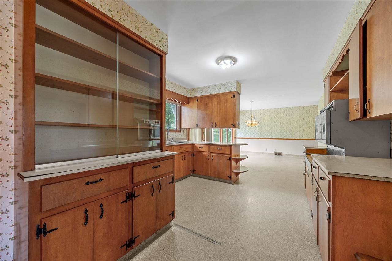 3813 Tomahawk Trail SE