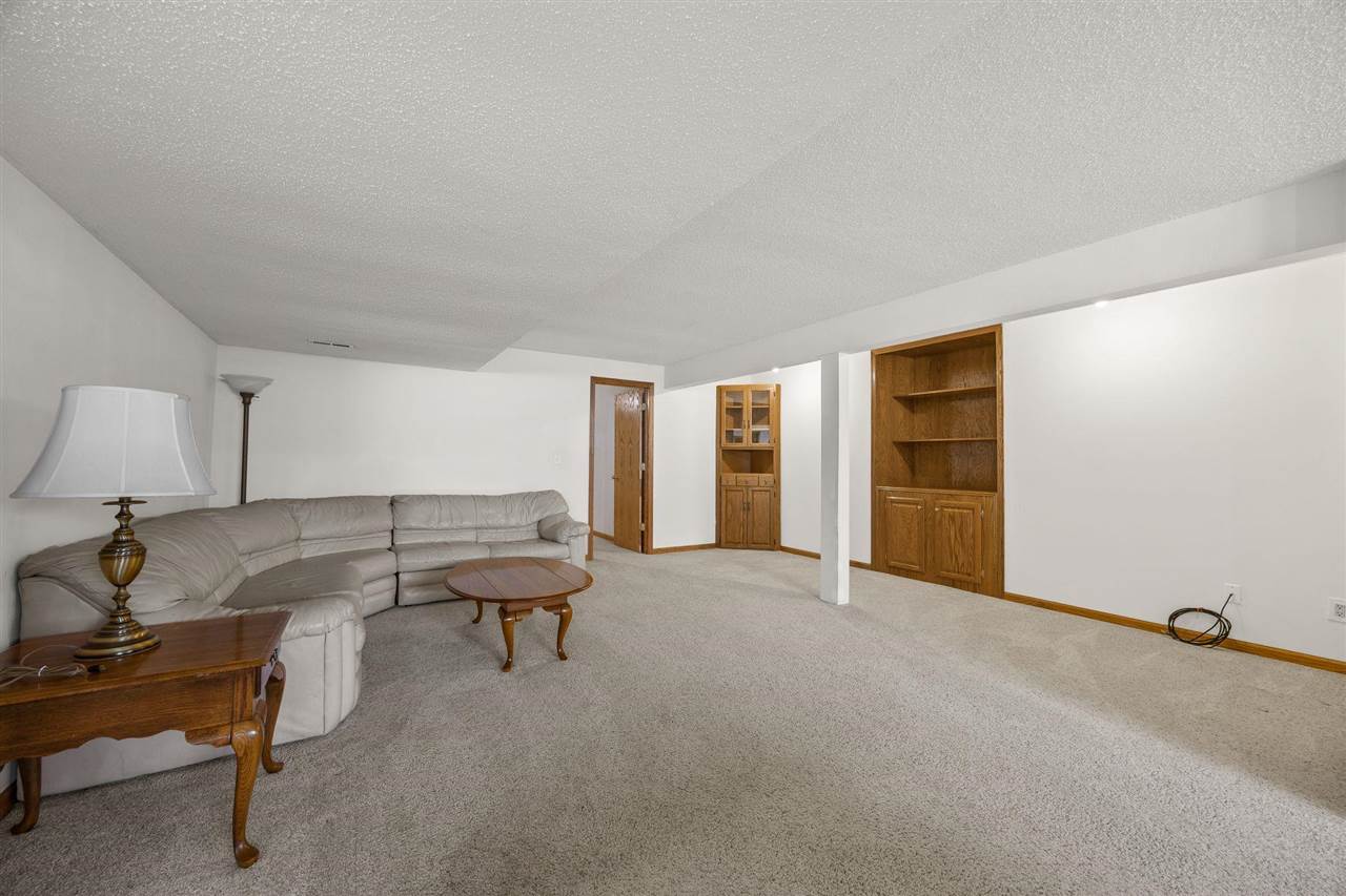 400 Westridge Drive SW