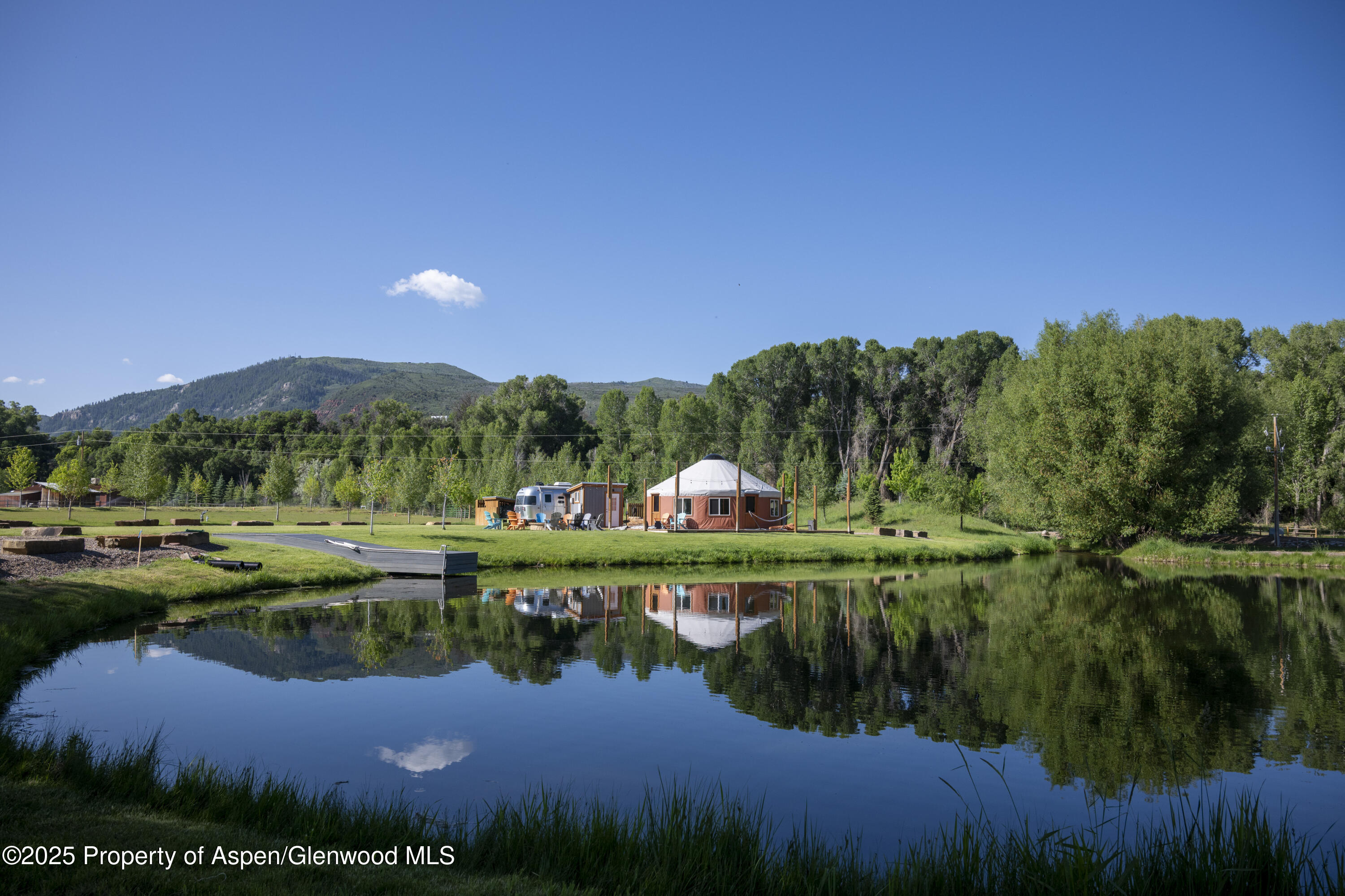 1207 Hooks Spur Road