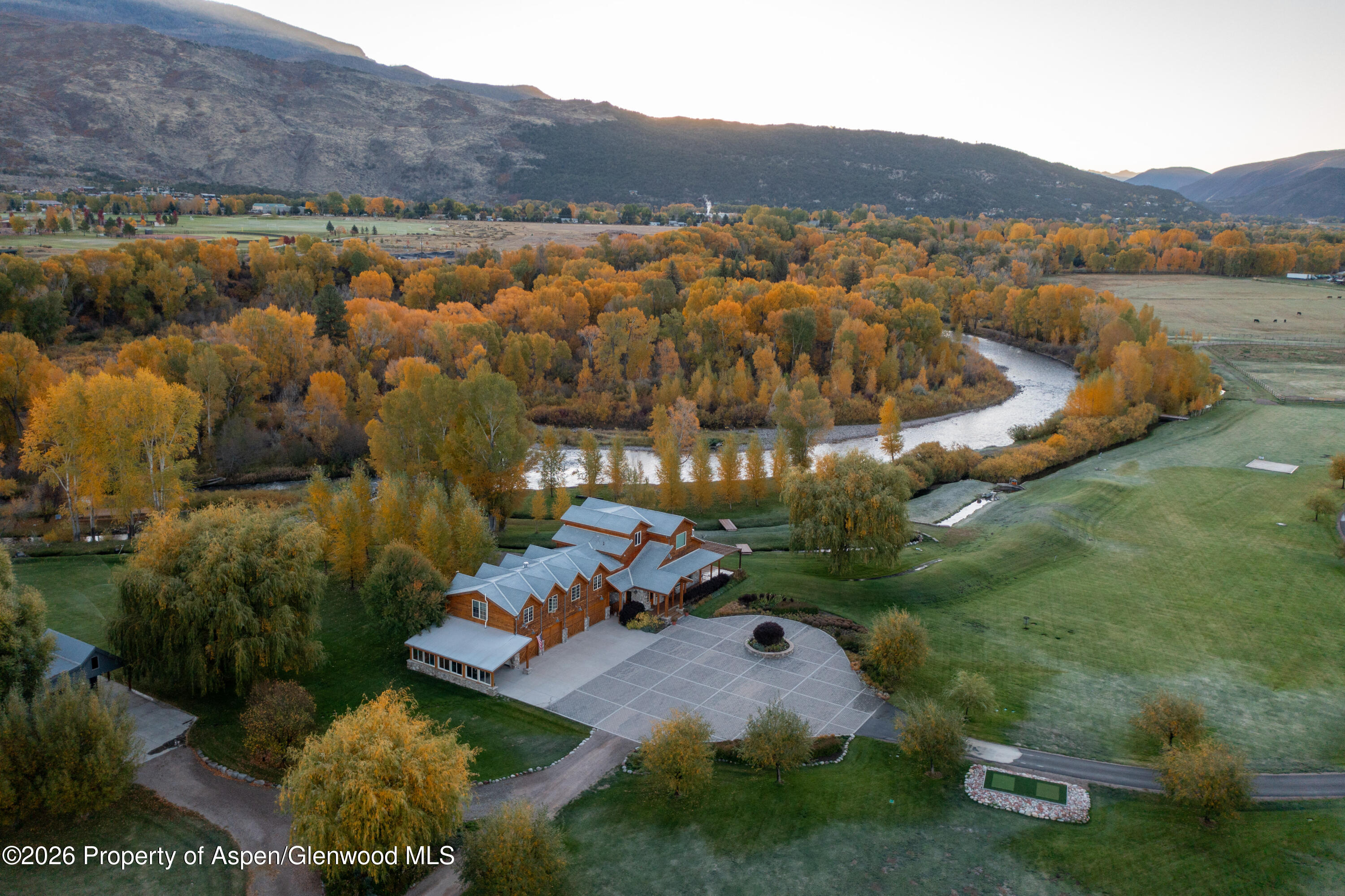 1207 Hooks Spur Road