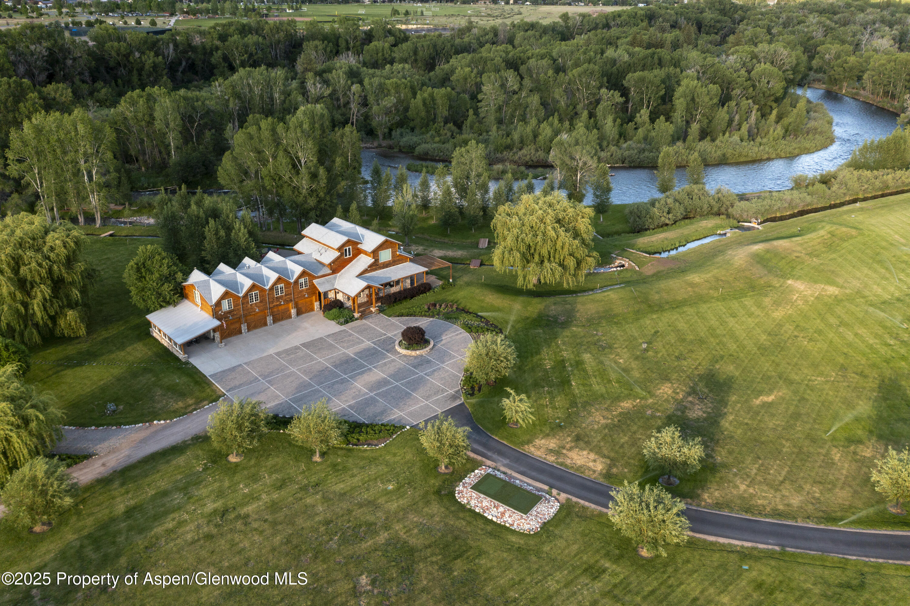 1207 Hooks Spur Road