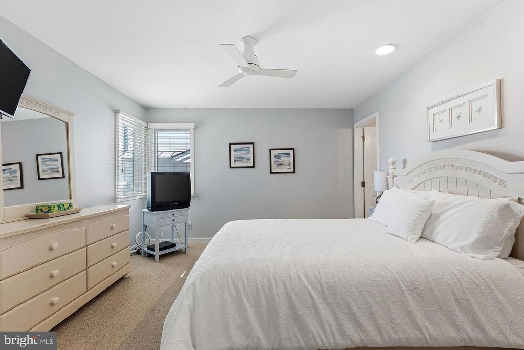 4301 CENTRAL AVENUE Unit: 1ST FLOOR