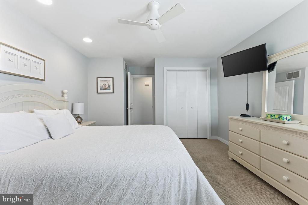 4301 CENTRAL AVENUE Unit: 1ST FLOOR