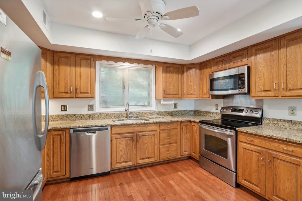1002 Kennett Way