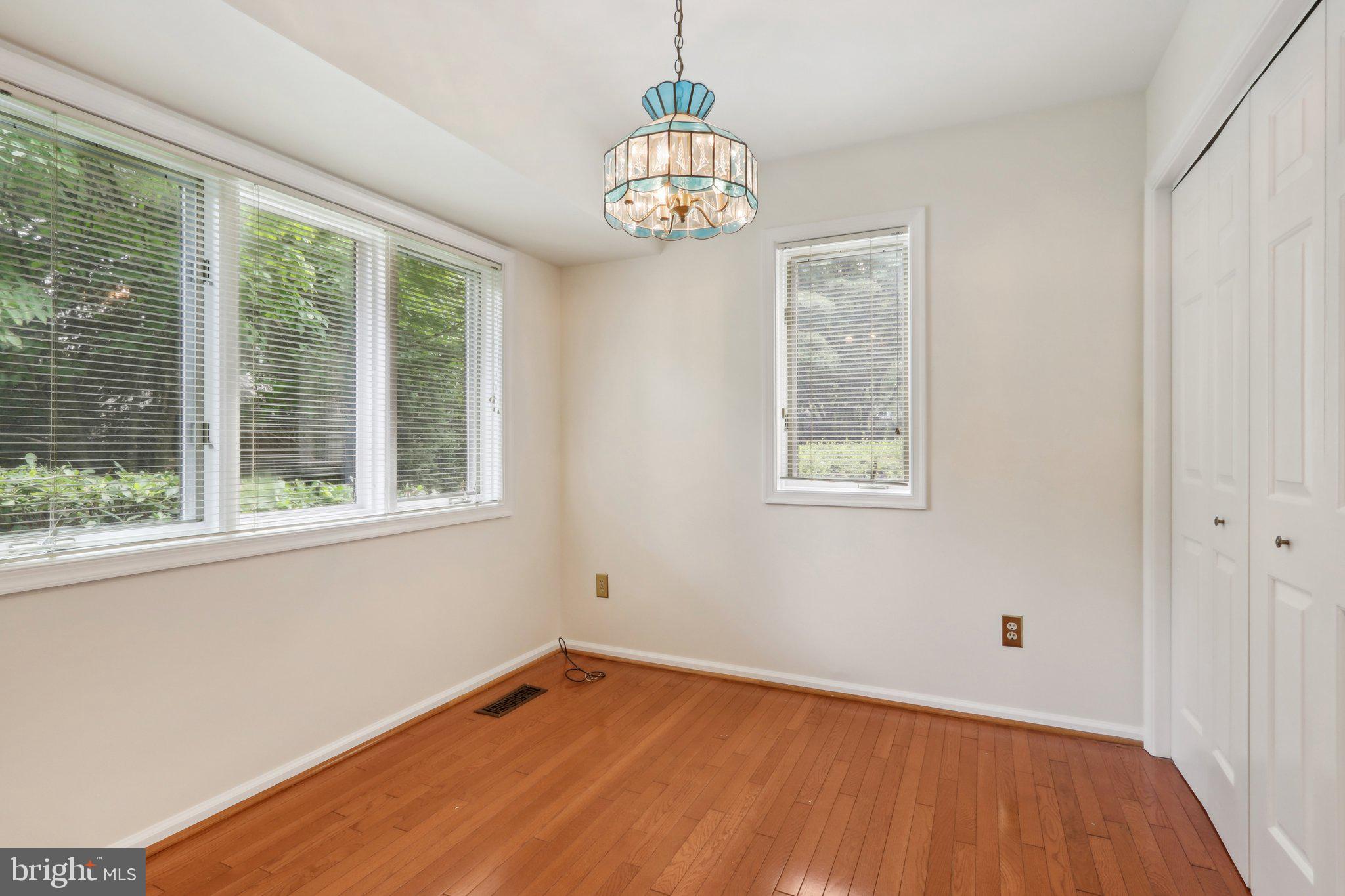 1002 Kennett Way