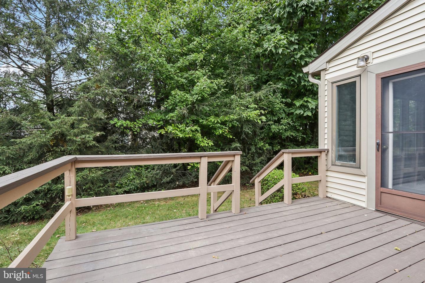 1002 Kennett Way