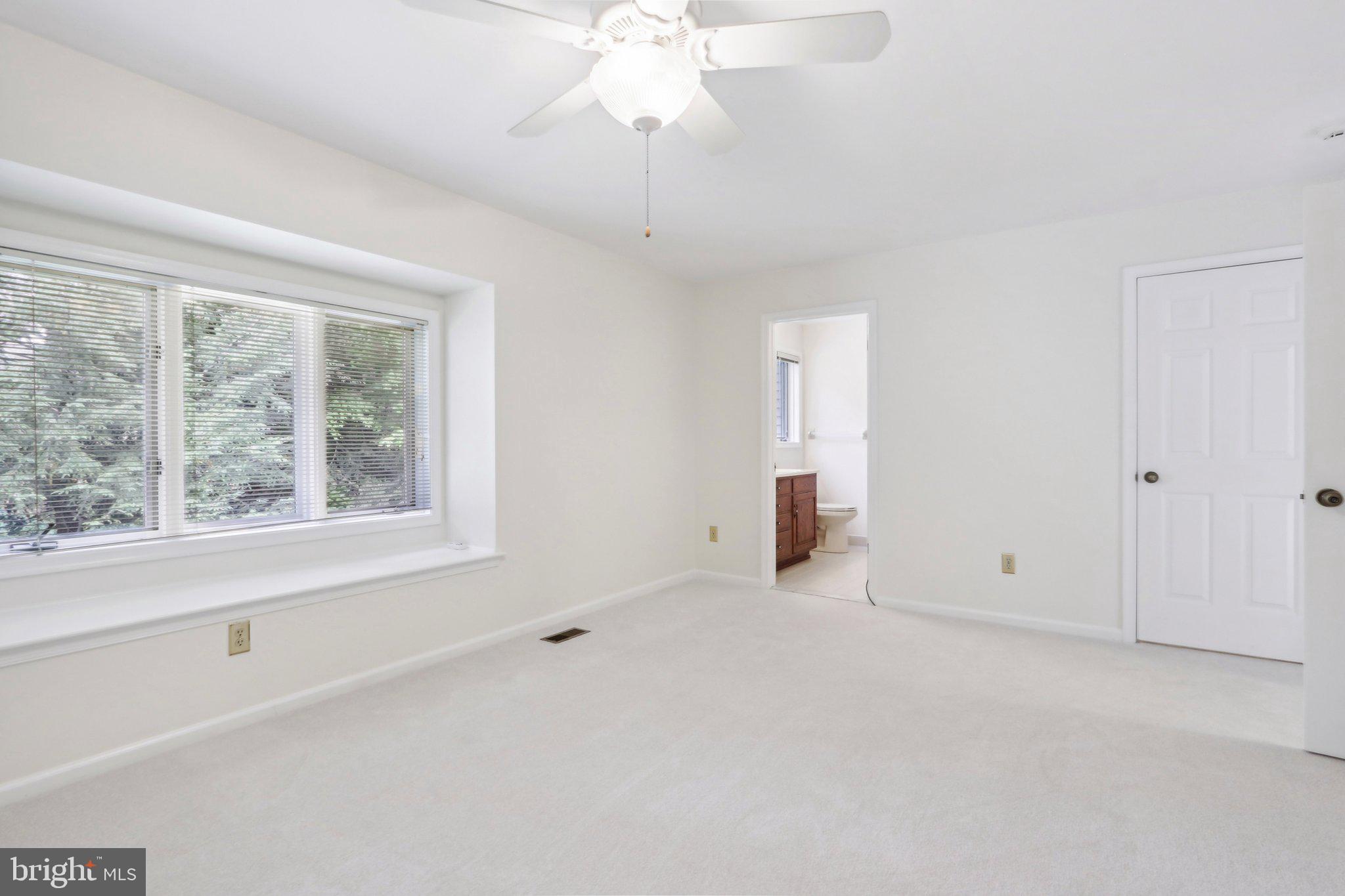 1002 Kennett Way