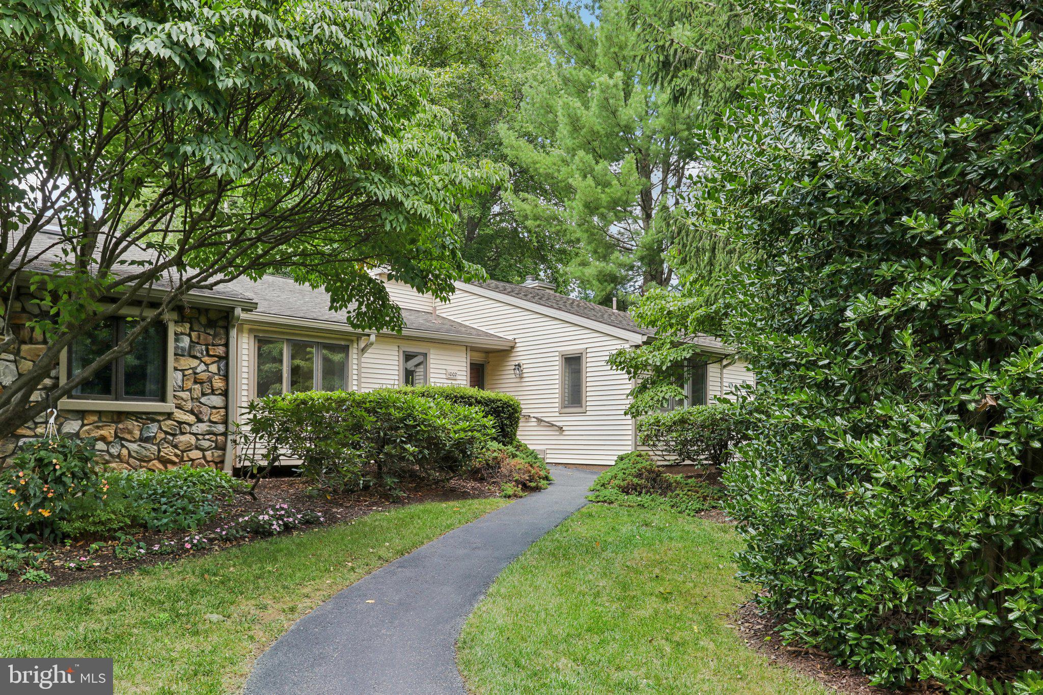 1002 Kennett Way