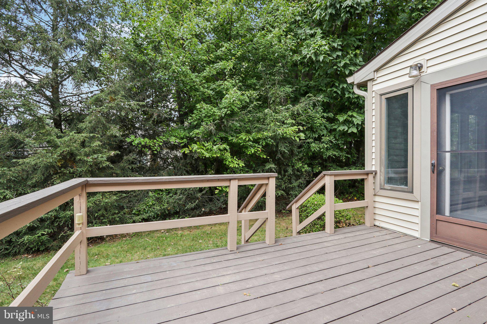 1002 Kennett Way