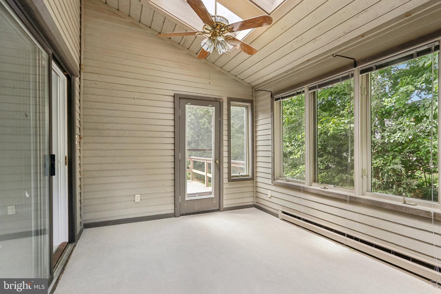 1002 Kennett Way
