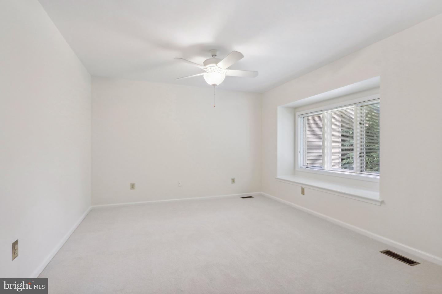 1002 Kennett Way
