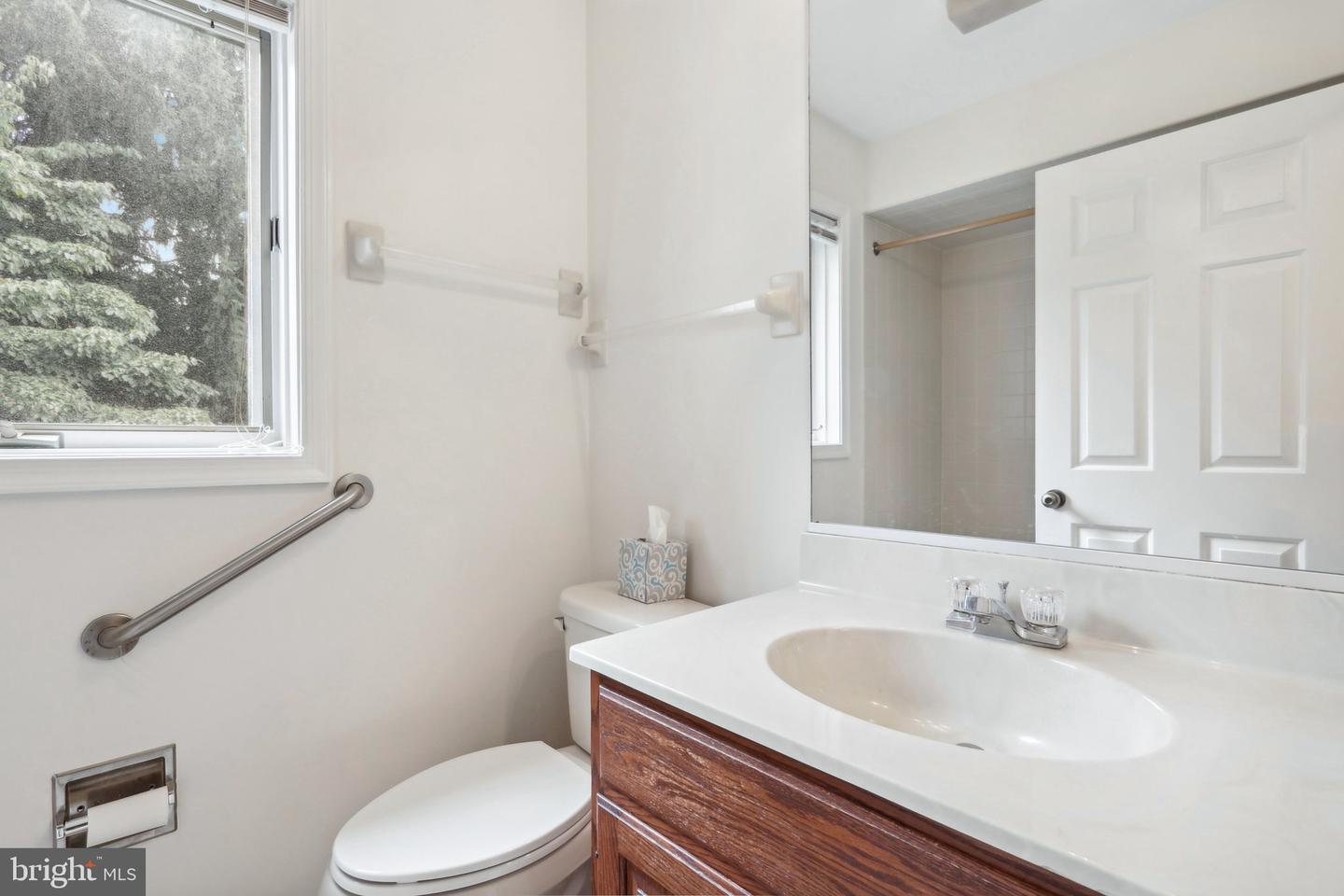 1002 Kennett Way
