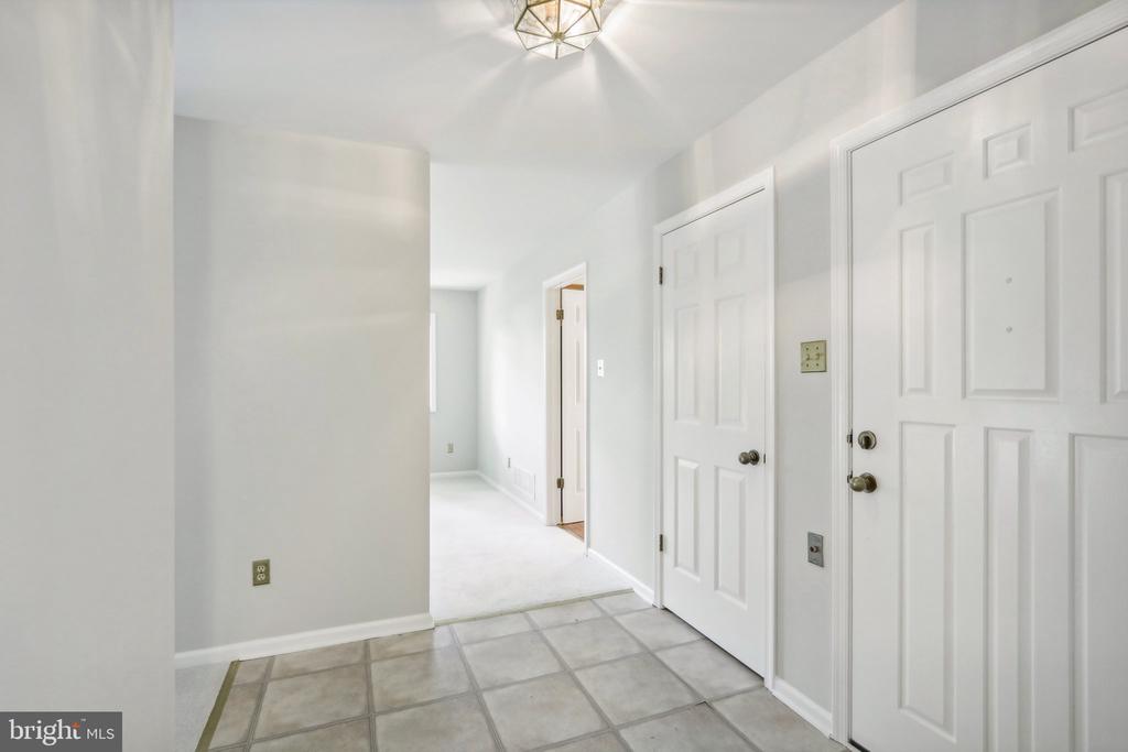 1002 Kennett Way
